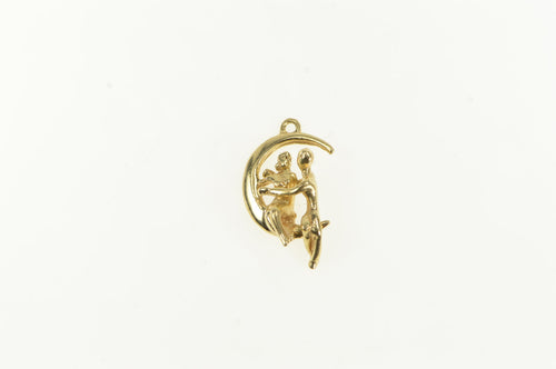 14K Crescent Moon Lovers Romantic Valentine Kiss Charm/Pendant Yellow Gold