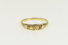 Load image into Gallery viewer, 10K Black Hills Leaf Vintage Classic Band Ring Yellow Gold