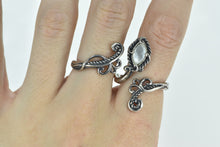 Load image into Gallery viewer, Sterling Silver Scroll Filigree Two Finger Wrap Vine Ring