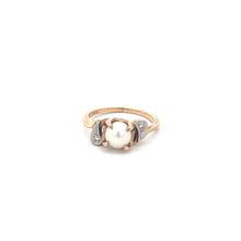 Load image into Gallery viewer, 10K Pearl Diamond Vintage 1940&#39;s Statement Ring Yellow Gold
