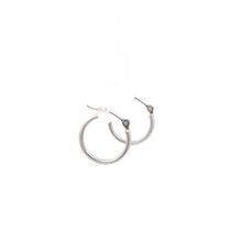 Load image into Gallery viewer, 10K 14.7mm Vintage Round Classic Hoop Earrings White Gold